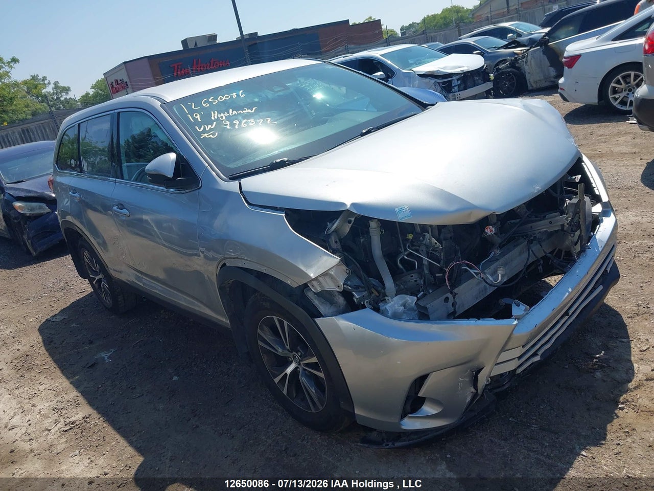 2019 TOYOTA HIGHLANDER LE thumbnail 2
