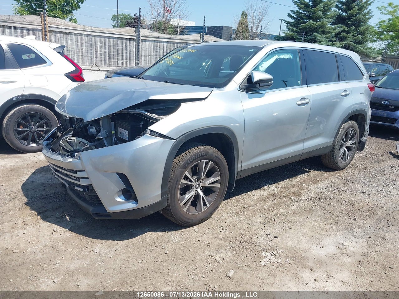2019 TOYOTA HIGHLANDER LE thumbnail 3