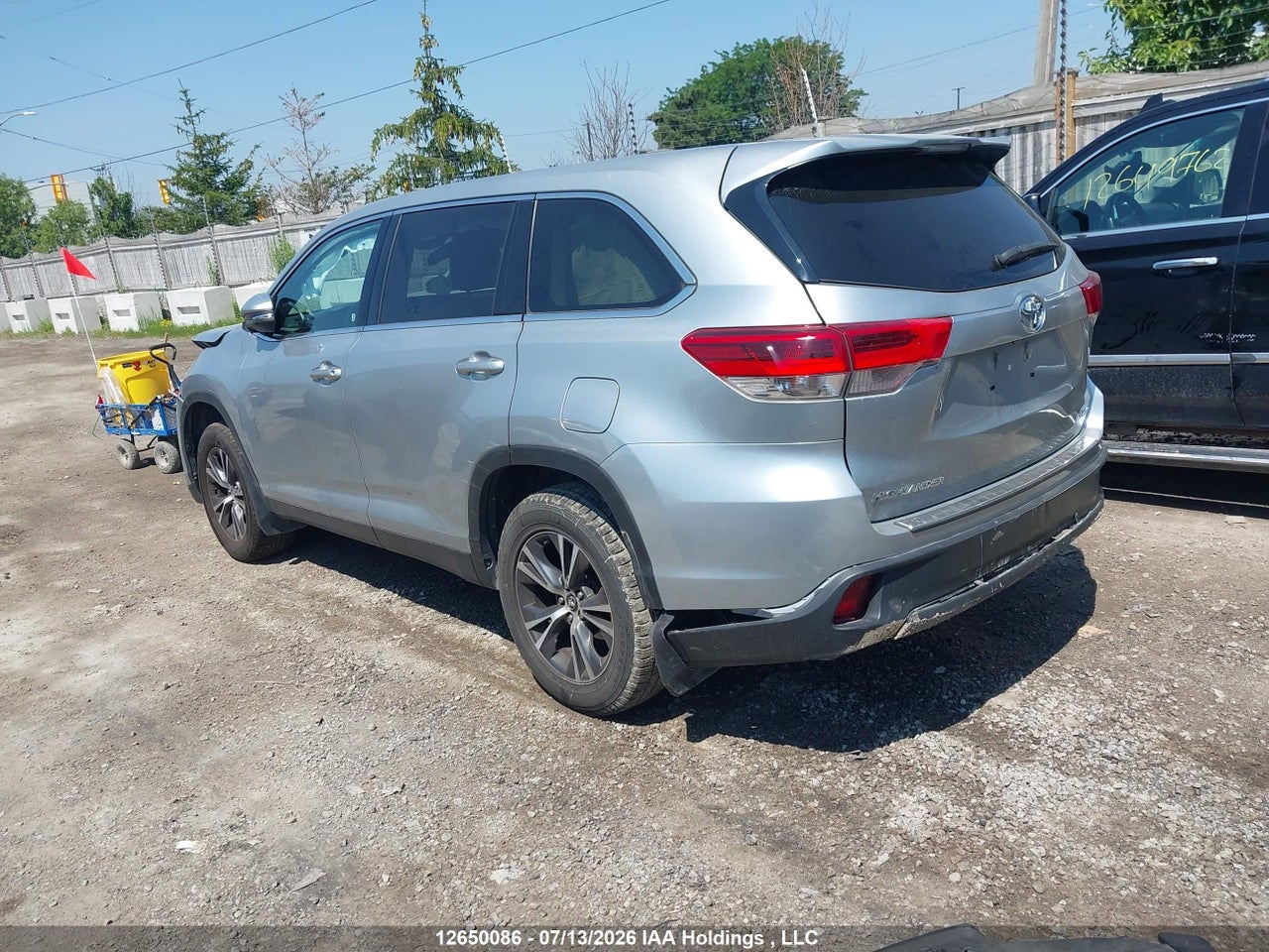 2019 TOYOTA HIGHLANDER LE thumbnail 4