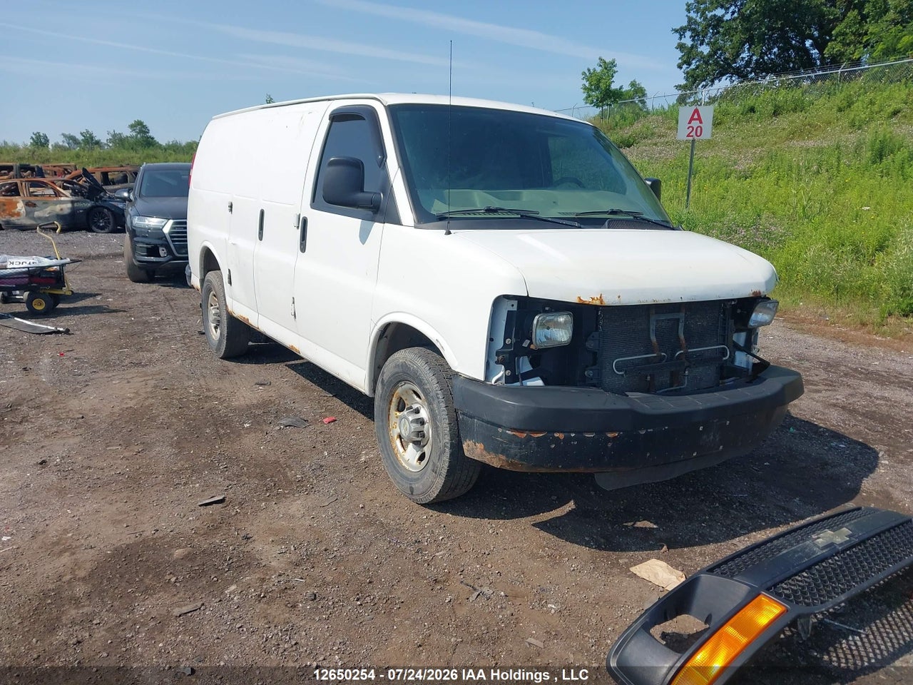 2011 CHEVROLET EXPRESS 2500 STANDARD thumbnail 2