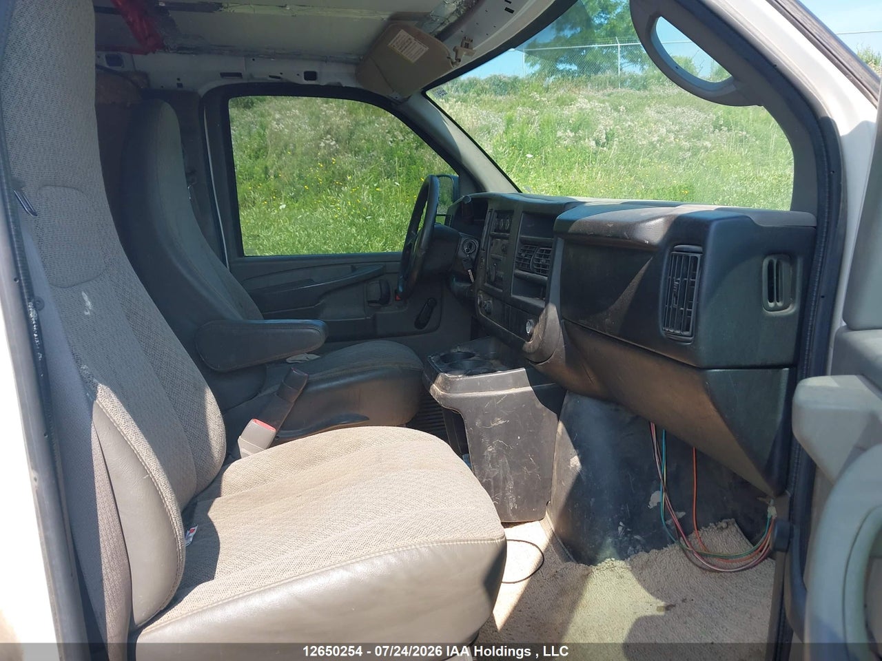 2011 CHEVROLET EXPRESS 2500 STANDARD thumbnail 6