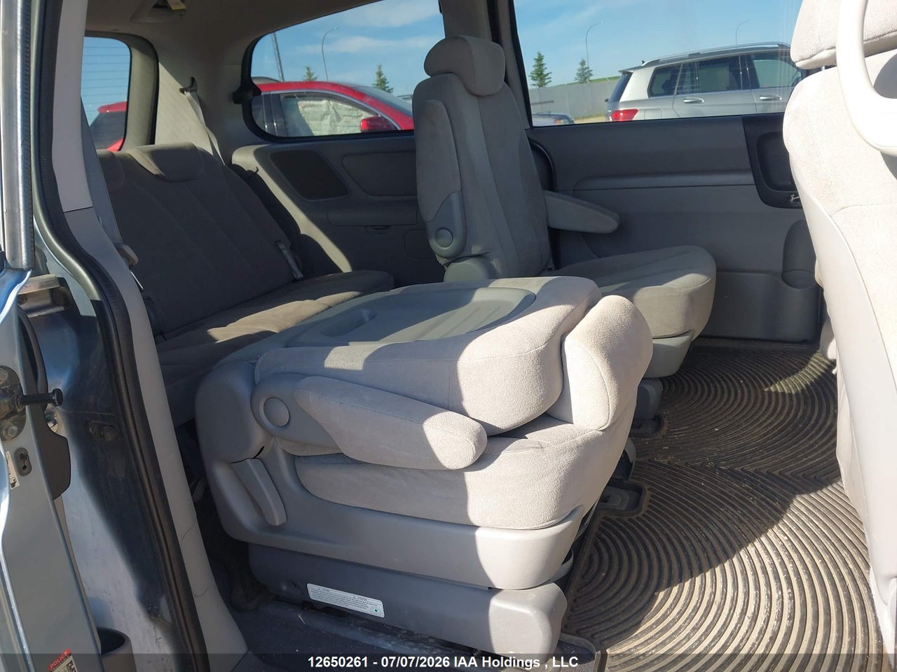 2010 KIA SEDONA LX thumbnail 9