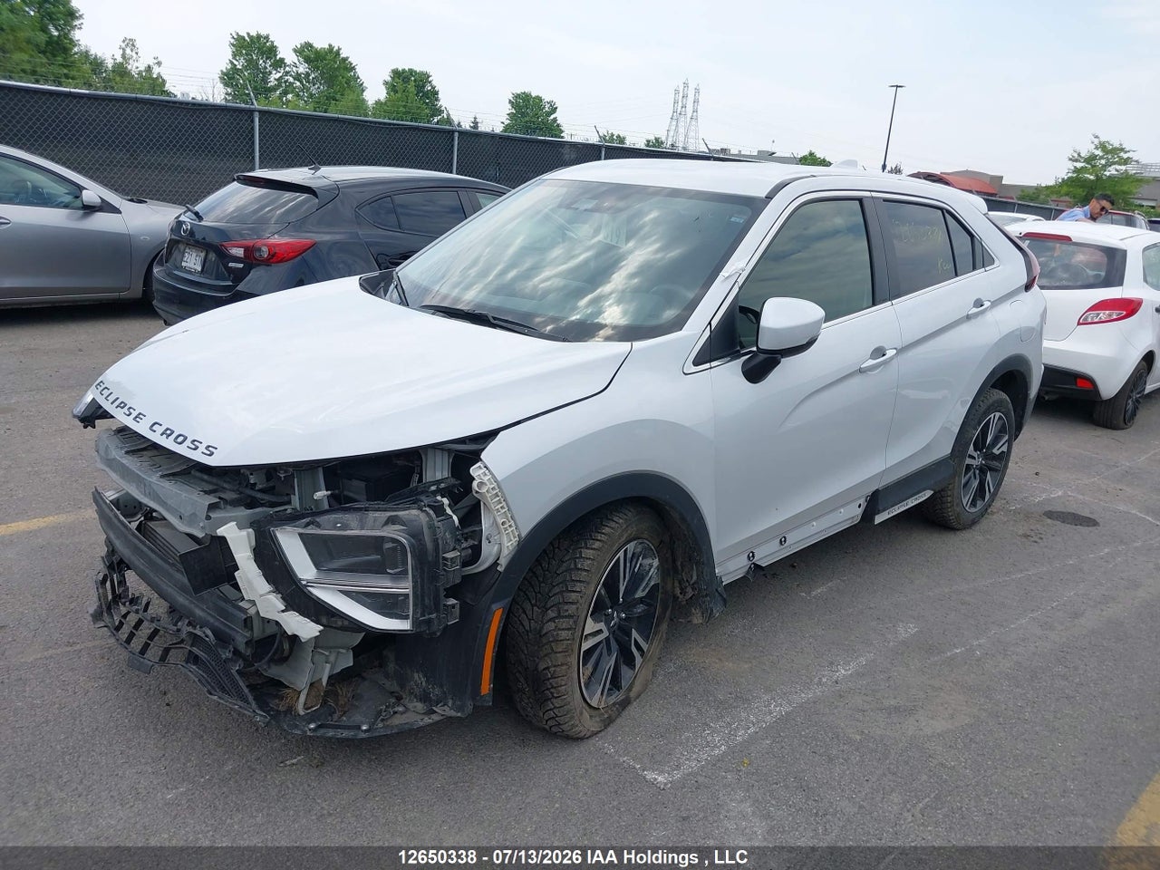 2024 MITSUBISHI ECLIPSE CROSS ES thumbnail 3