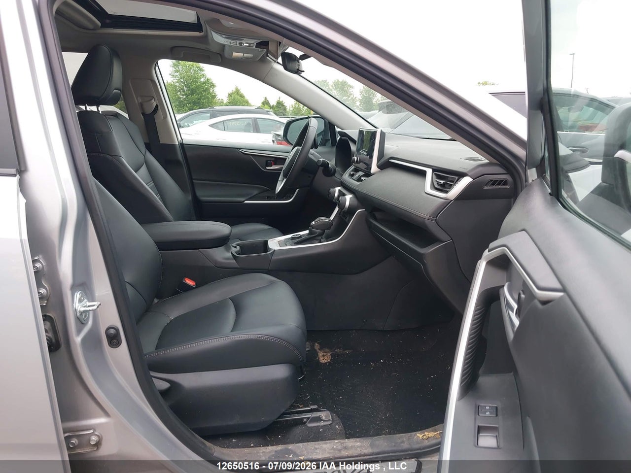 2023 TOYOTA RAV4 HYBRID XLE thumbnail 6