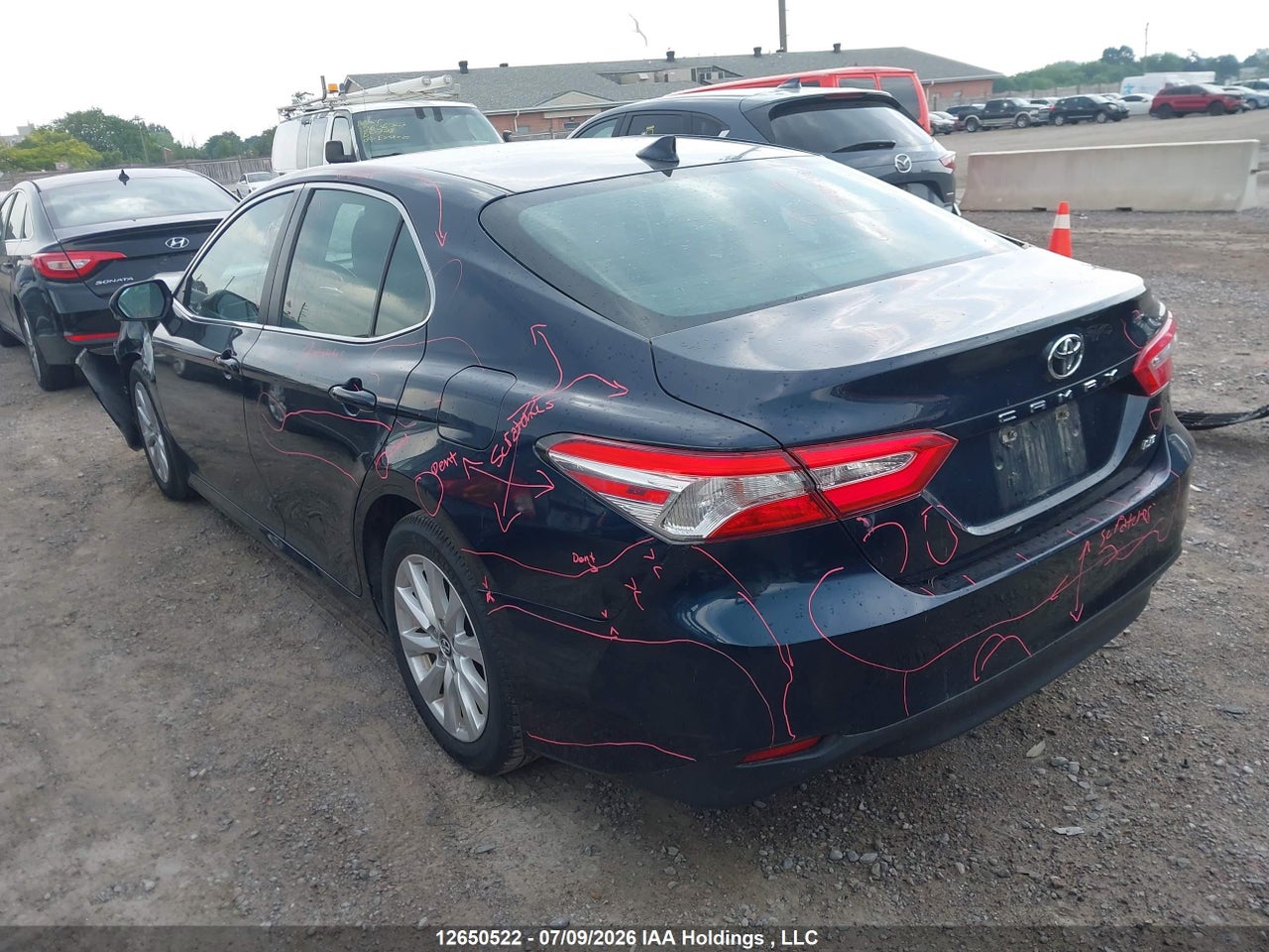 2019 TOYOTA CAMRY LE thumbnail 4