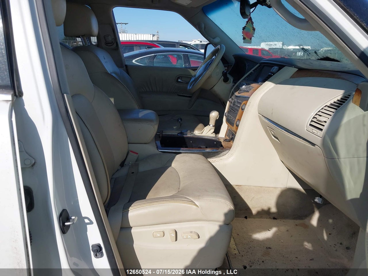 2011 INFINITI QX56 thumbnail 6