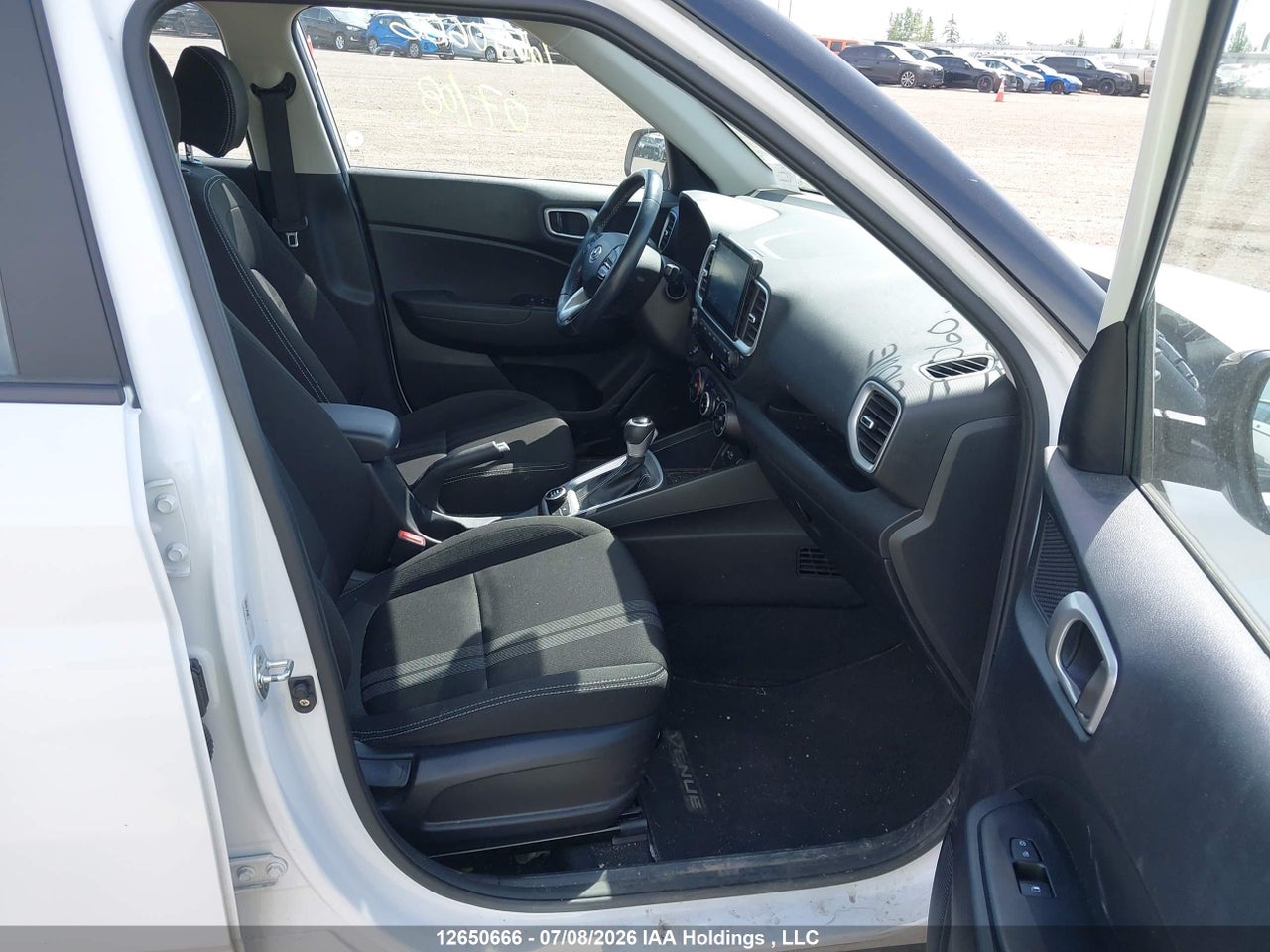 2022 HYUNDAI VENUE PREFERRED WITH TWO-TONE BODY COLOUR thumbnail 6