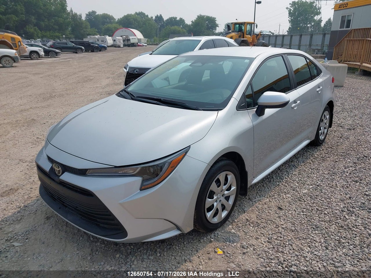 2026 TOYOTA COROLLA LE thumbnail 3