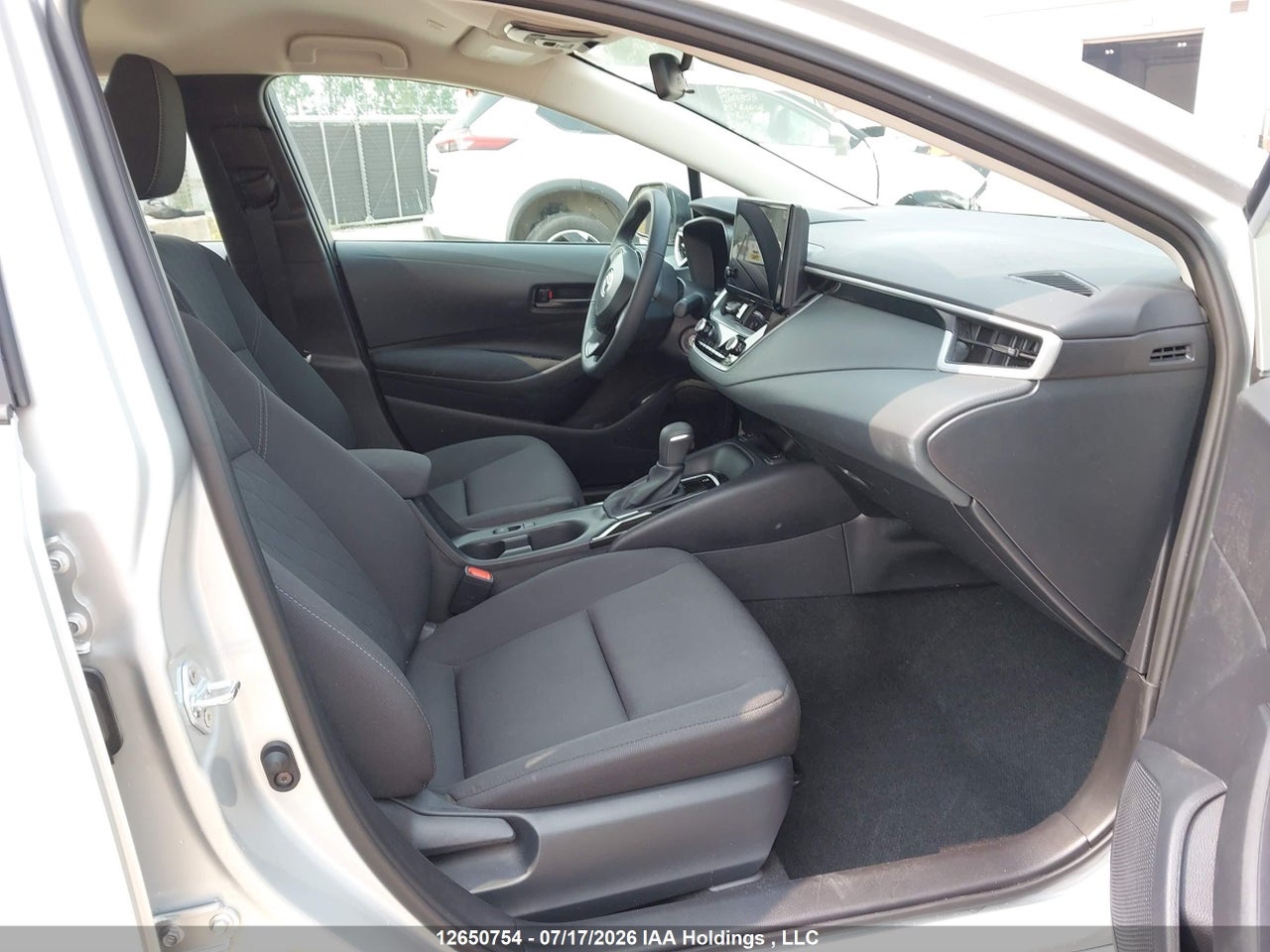 2026 TOYOTA COROLLA LE thumbnail 6