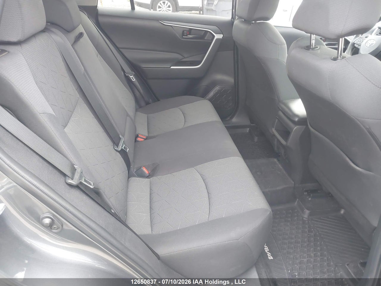 2021 TOYOTA RAV4 LE thumbnail 9