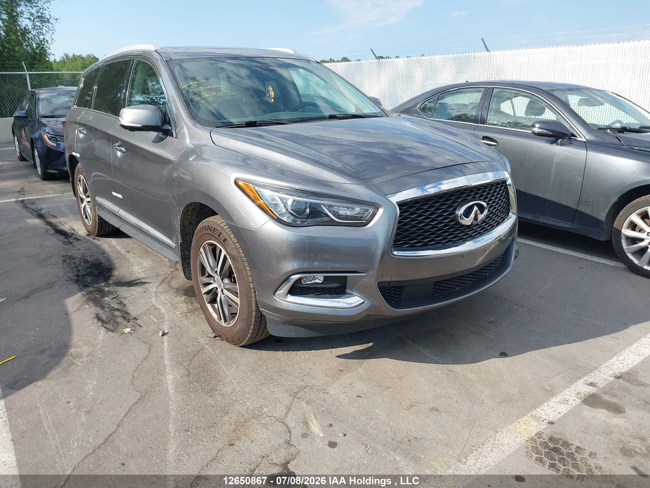 2017 INFINITI QX60 thumbnail 2