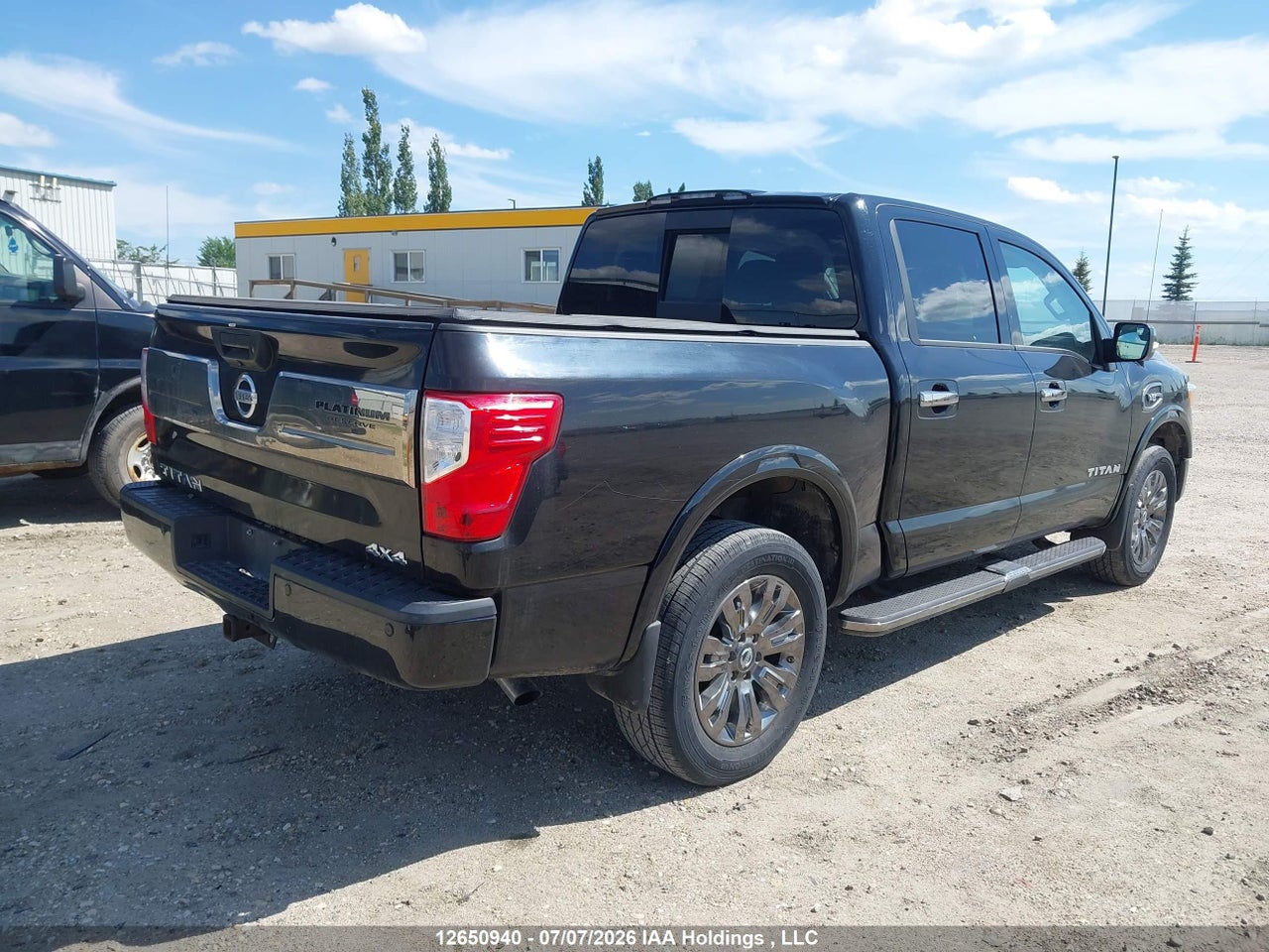 2017 NISSAN TITAN SV/SL/PRO-4X/PLAT RES thumbnail 5