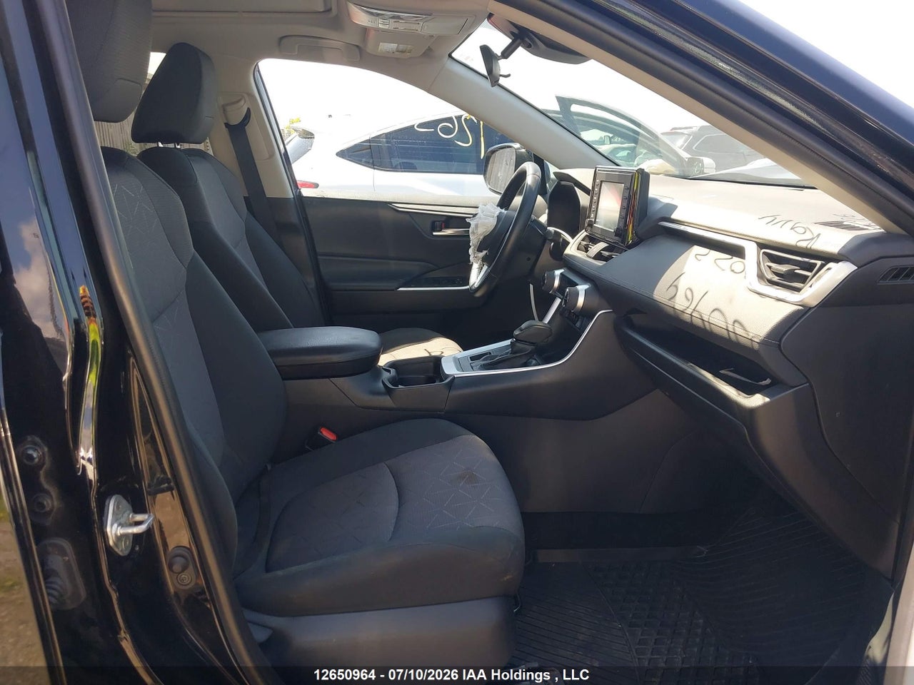 2019 TOYOTA RAV4 XLE thumbnail 6