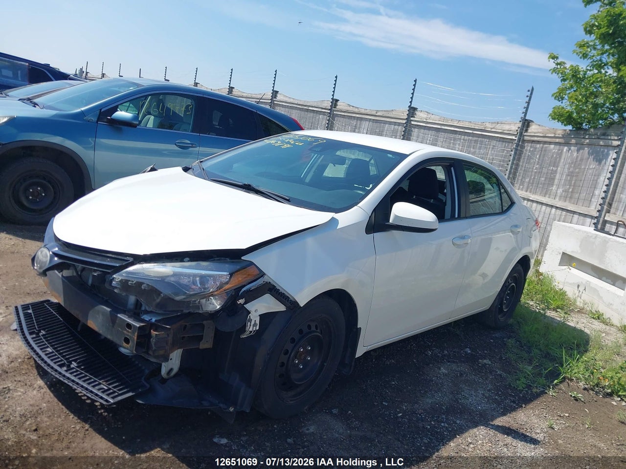2017 TOYOTA COROLLA LE thumbnail 3