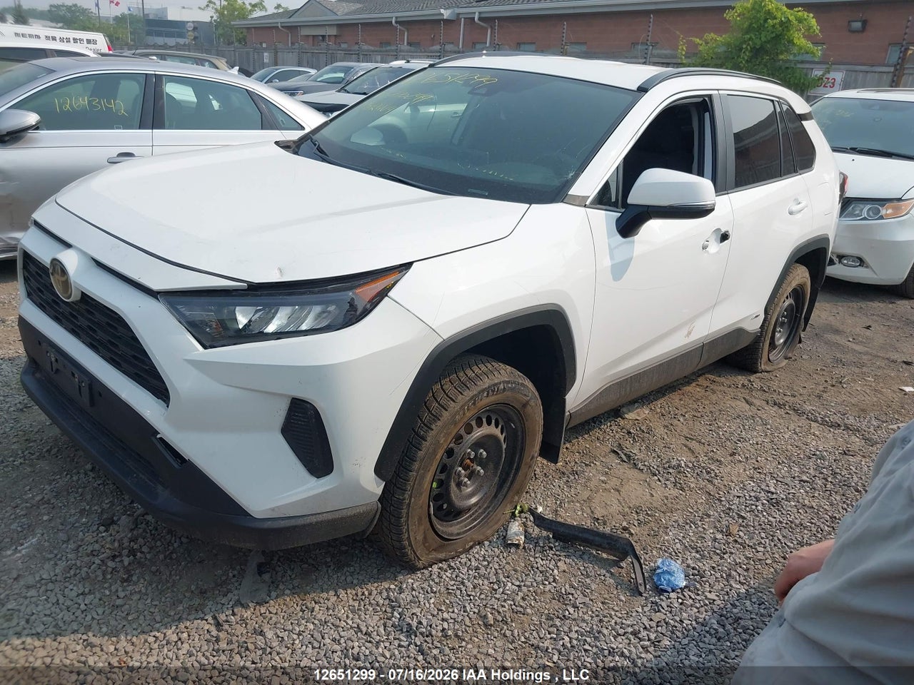 2025 TOYOTA RAV4 thumbnail 3