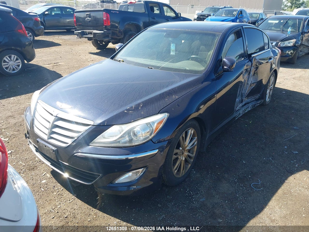 2013 HYUNDAI GENESIS thumbnail 3