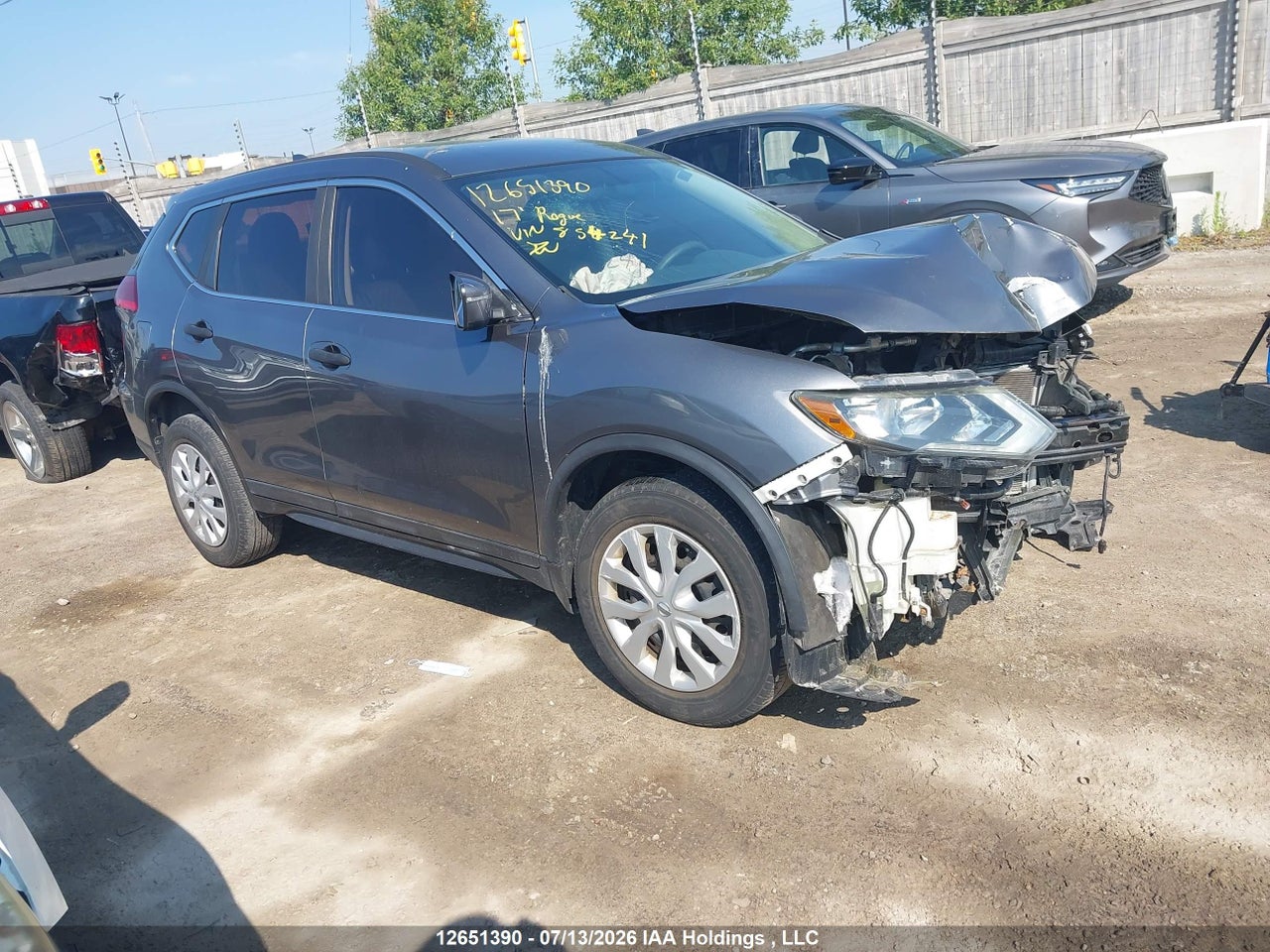 2017 NISSAN ROGUE thumbnail 2