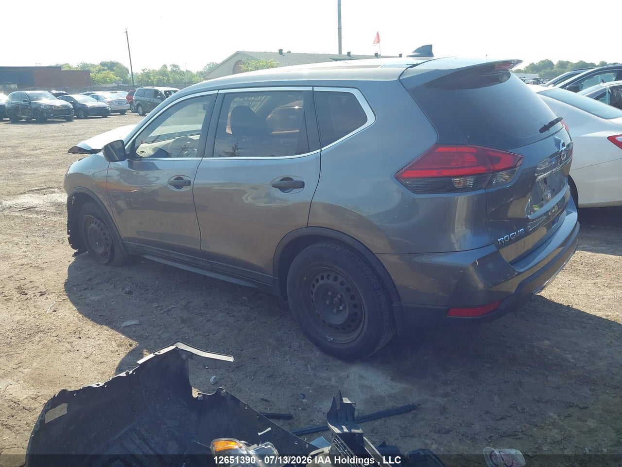 2017 NISSAN ROGUE thumbnail 4