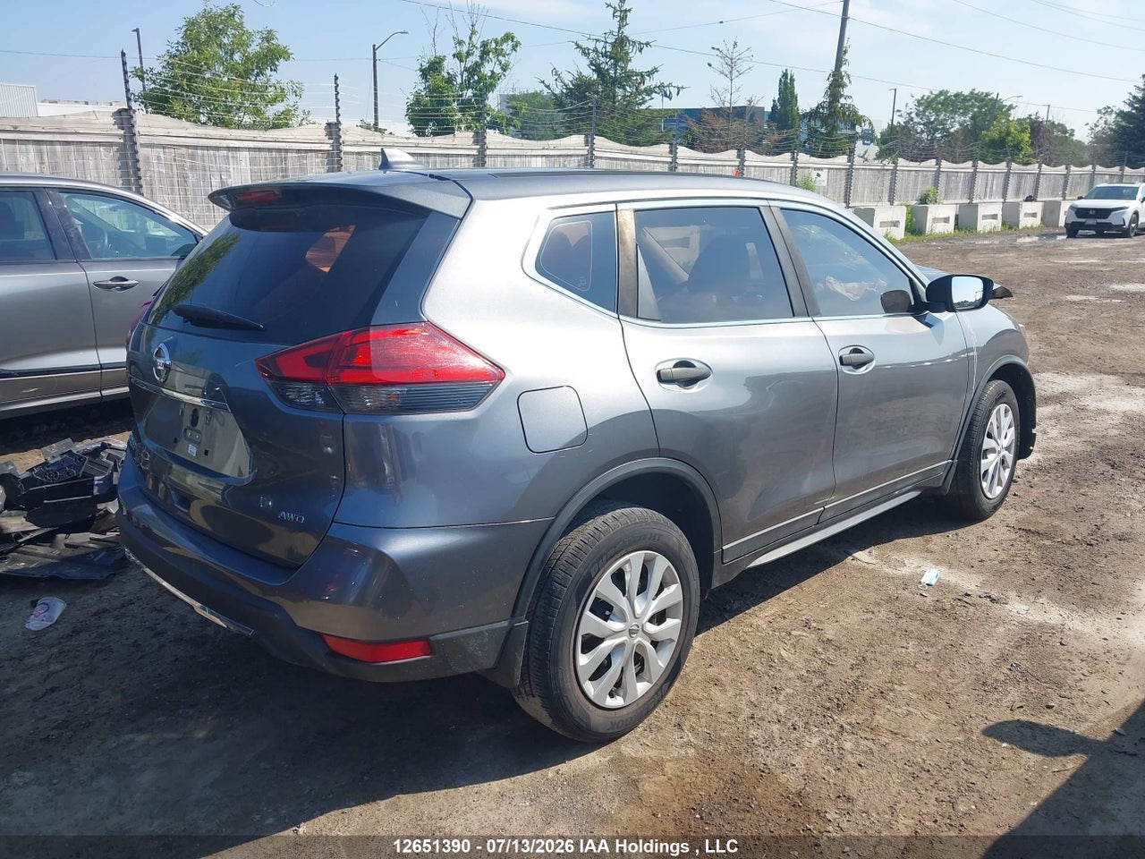 2017 NISSAN ROGUE thumbnail 5