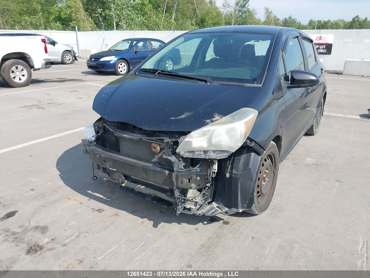 2015 TOYOTA YARIS thumbnail 3