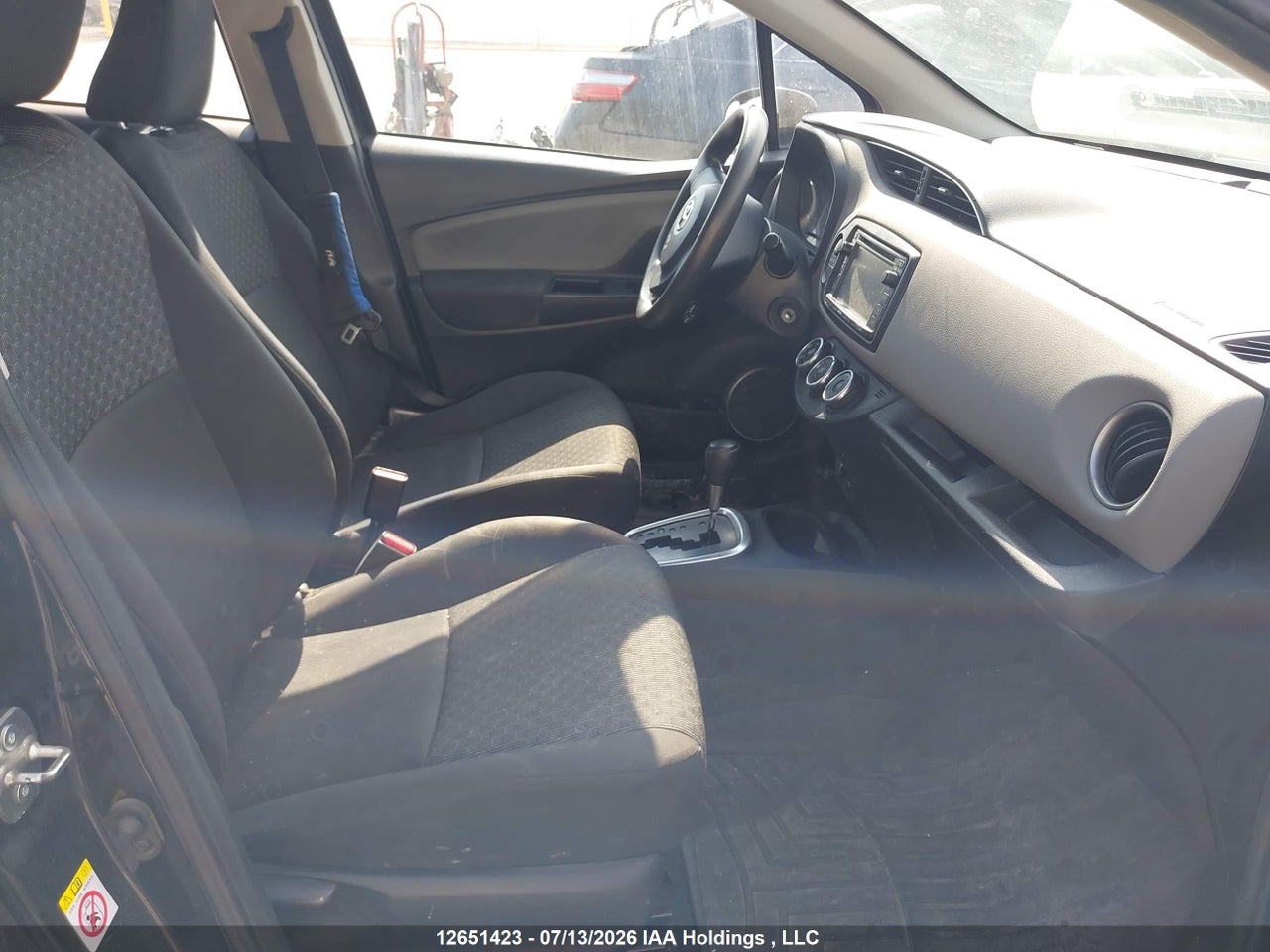 2015 TOYOTA YARIS thumbnail 6