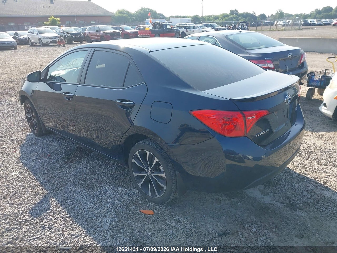 2018 TOYOTA COROLLA thumbnail 4