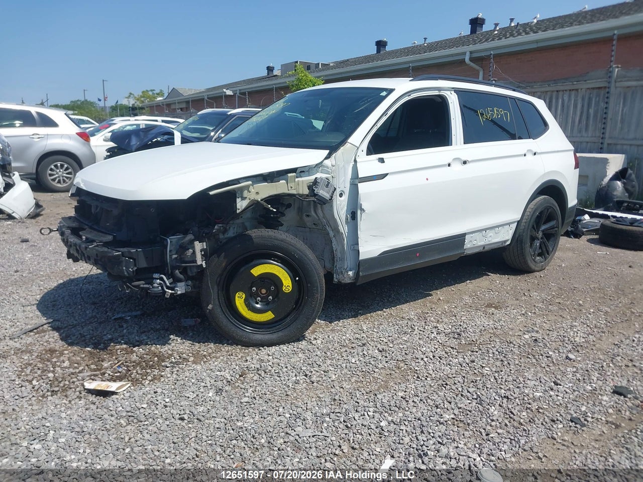 2022 VOLKSWAGEN TIGUAN thumbnail 3