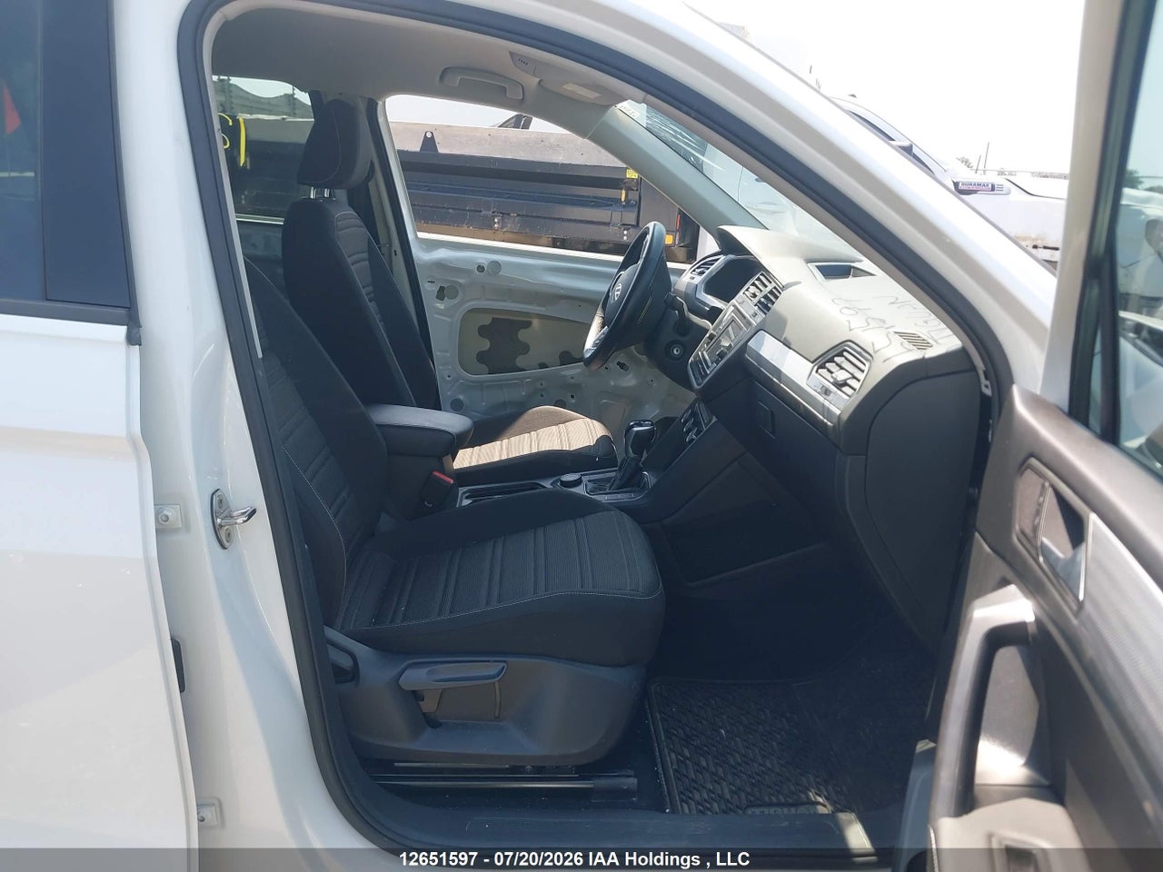 2022 VOLKSWAGEN TIGUAN thumbnail 6