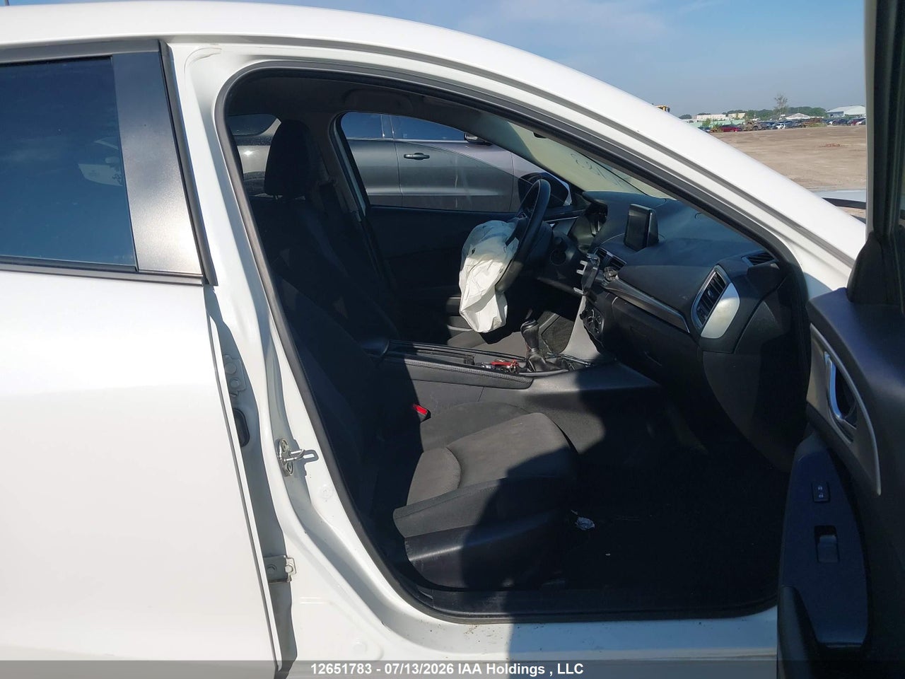 2017 MAZDA MAZDA3 thumbnail 6