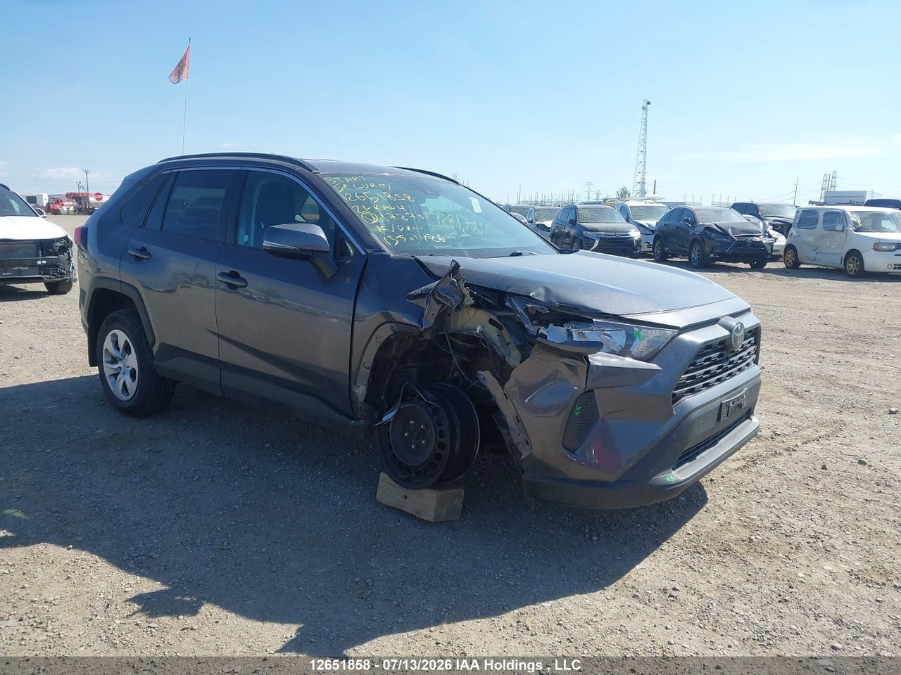 2021 TOYOTA RAV4 LE thumbnail 2