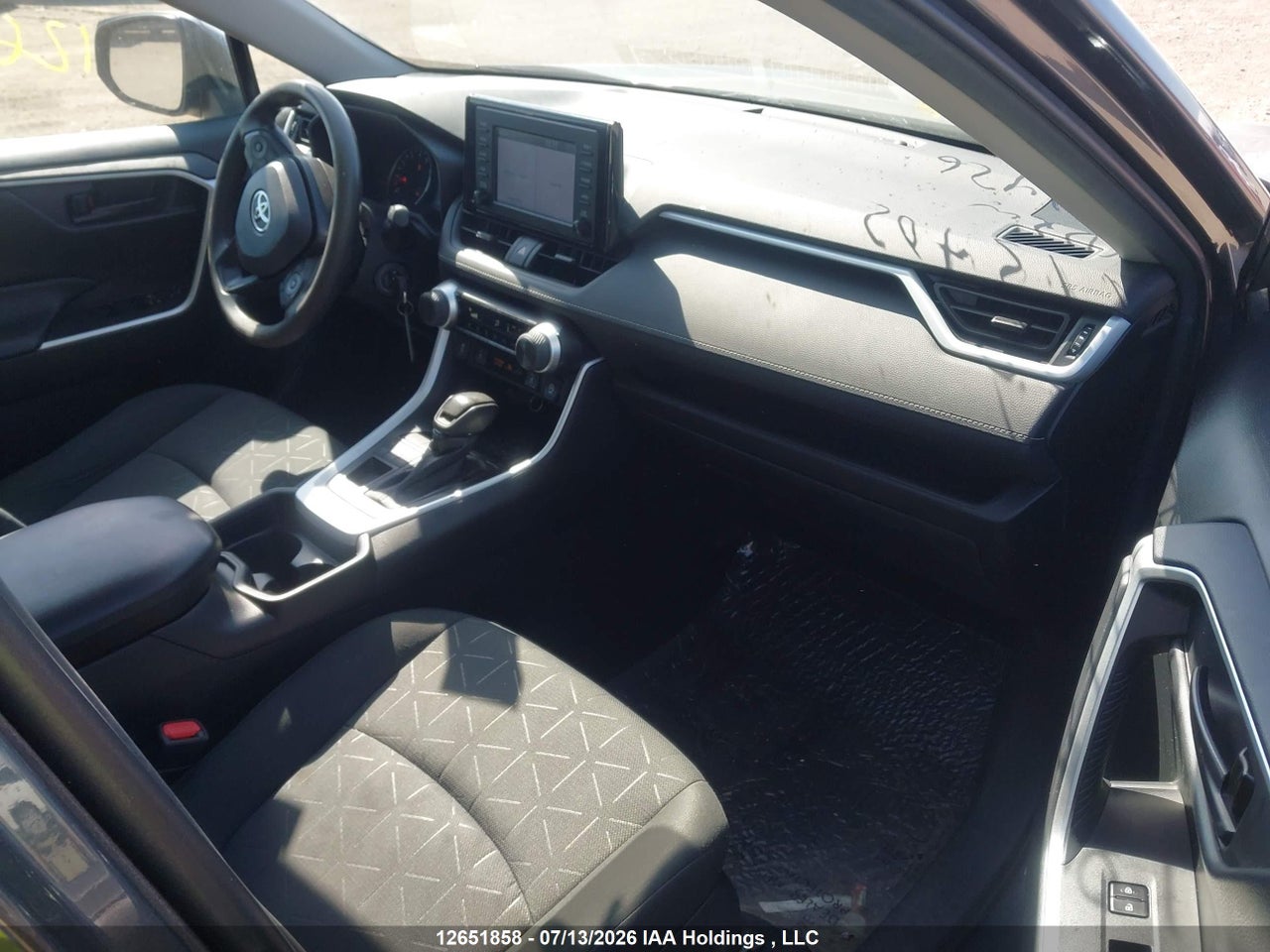 2021 TOYOTA RAV4 LE thumbnail 6
