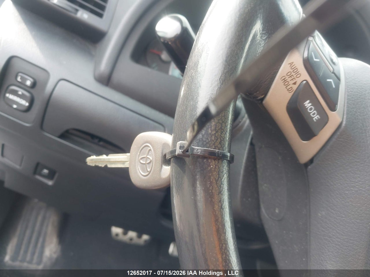 2010 TOYOTA CAMRY thumbnail 12