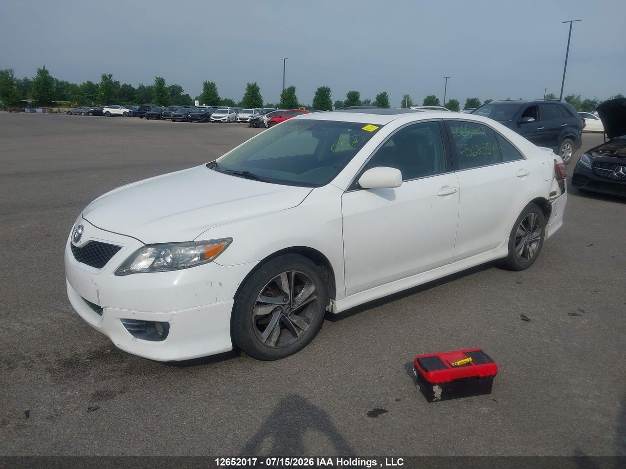 2010 TOYOTA CAMRY thumbnail 3