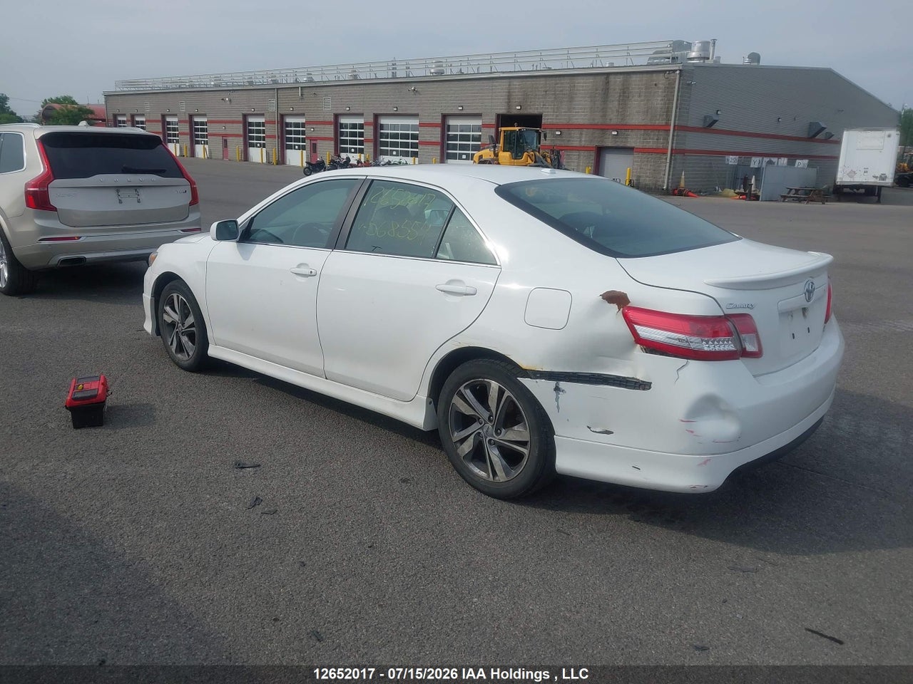 2010 TOYOTA CAMRY thumbnail 4
