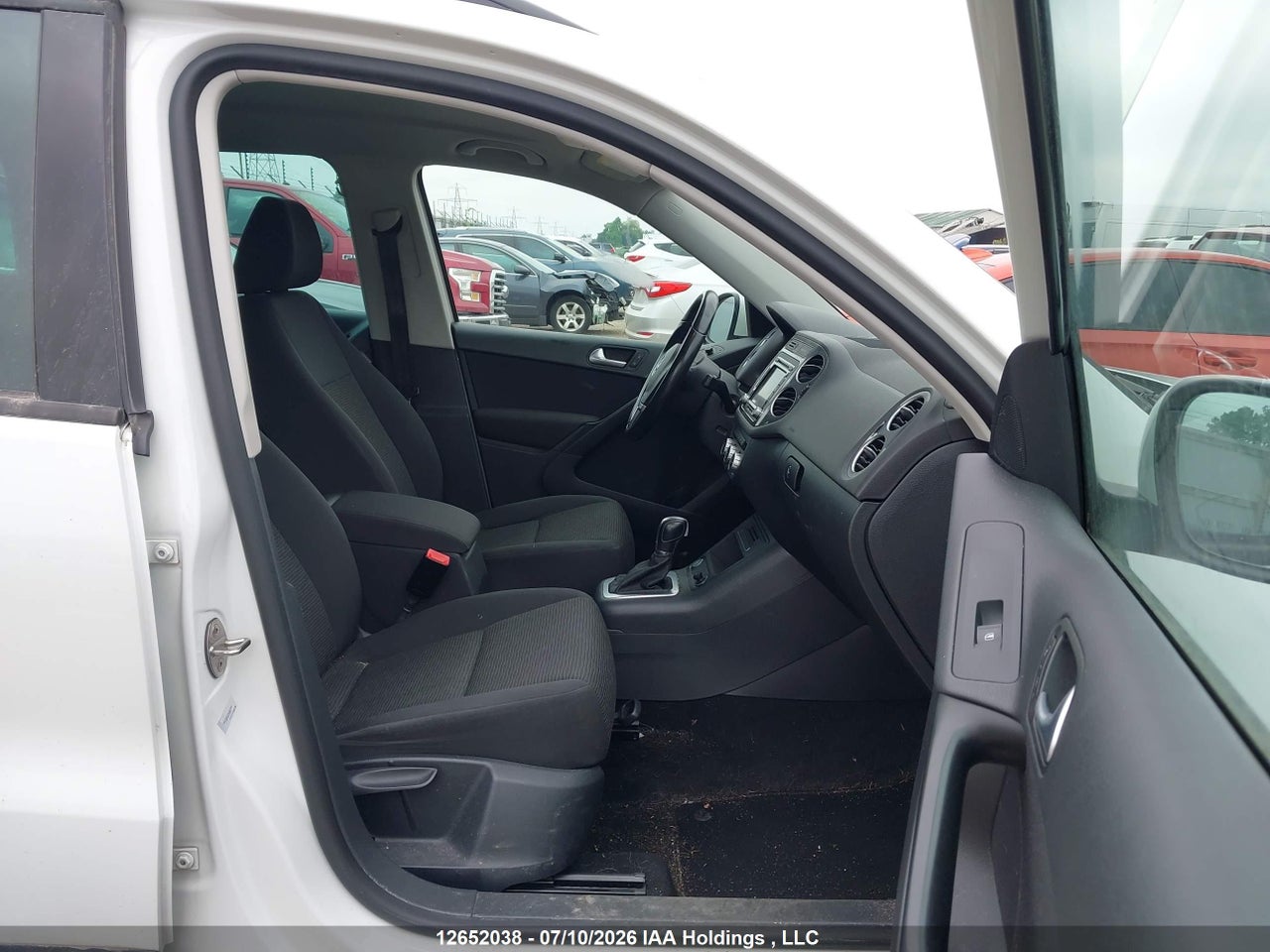 2015 VOLKSWAGEN TIGUAN thumbnail 6