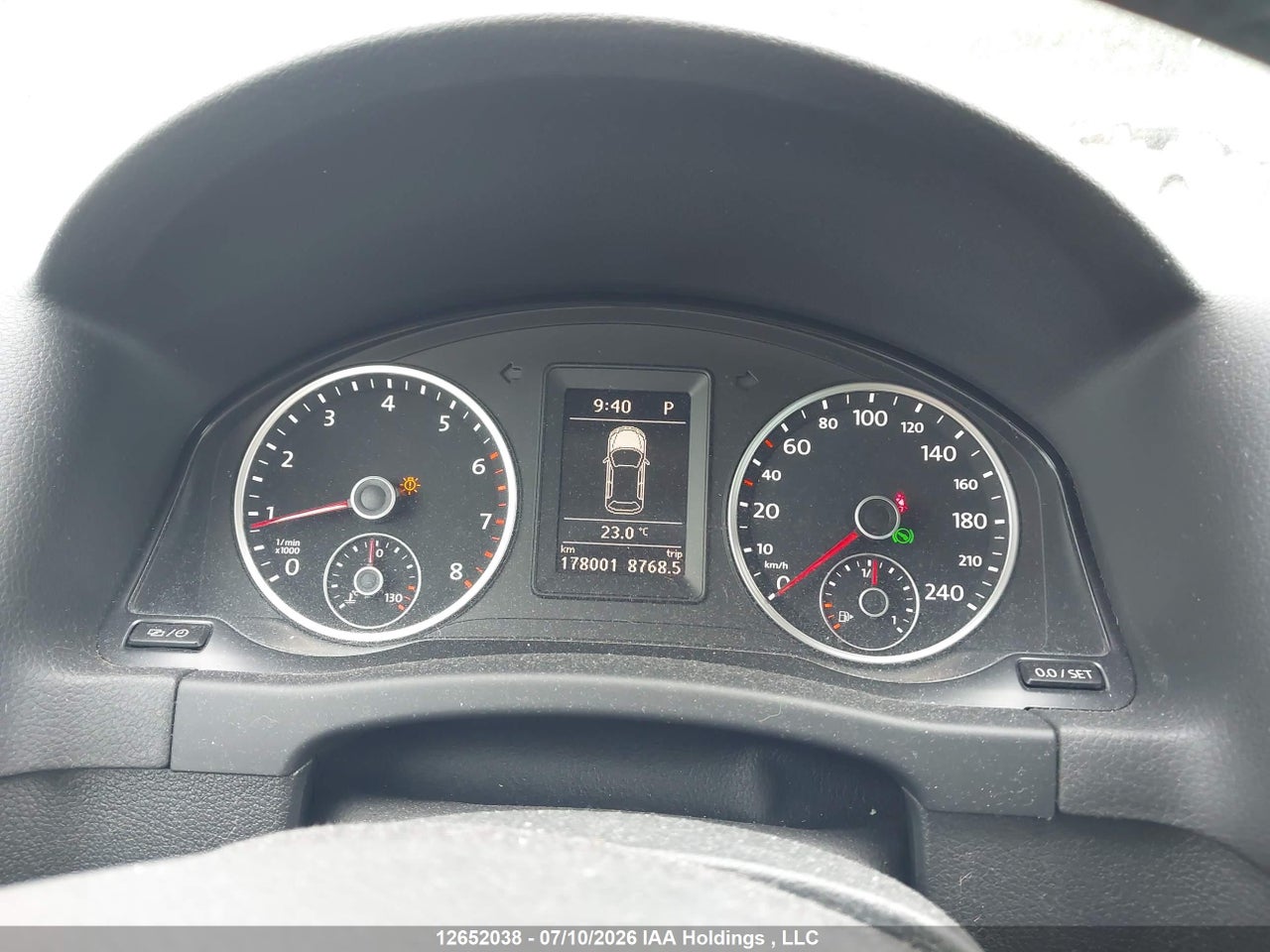 2015 VOLKSWAGEN TIGUAN thumbnail 8