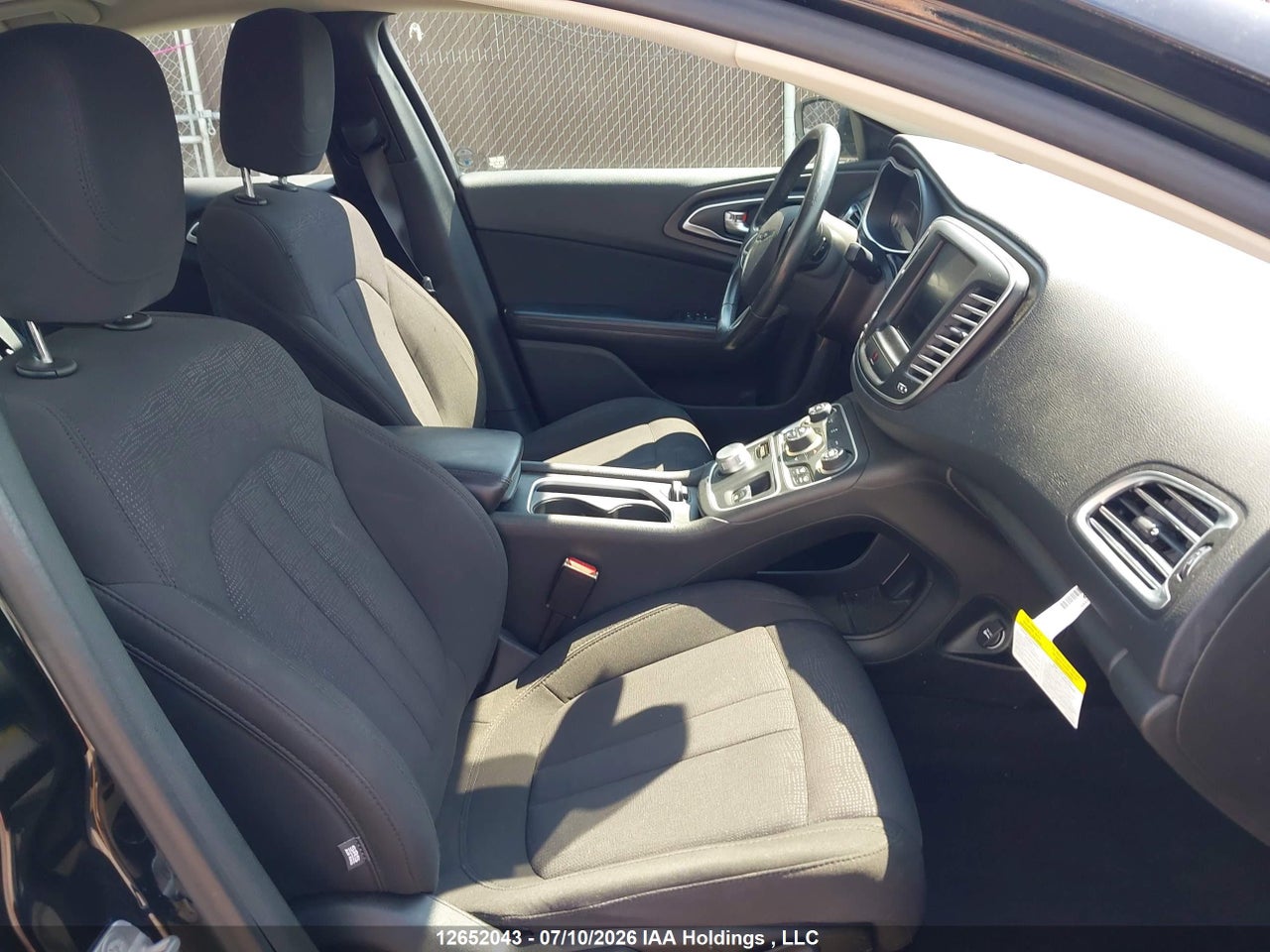2015 CHRYSLER 200 LIMITED thumbnail 6