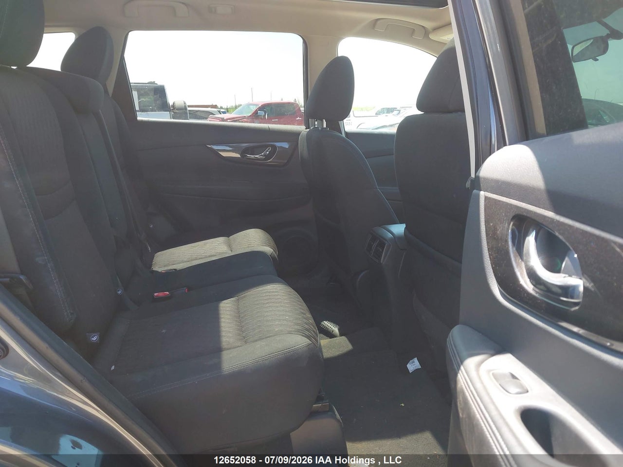 2017 NISSAN ROGUE thumbnail 9