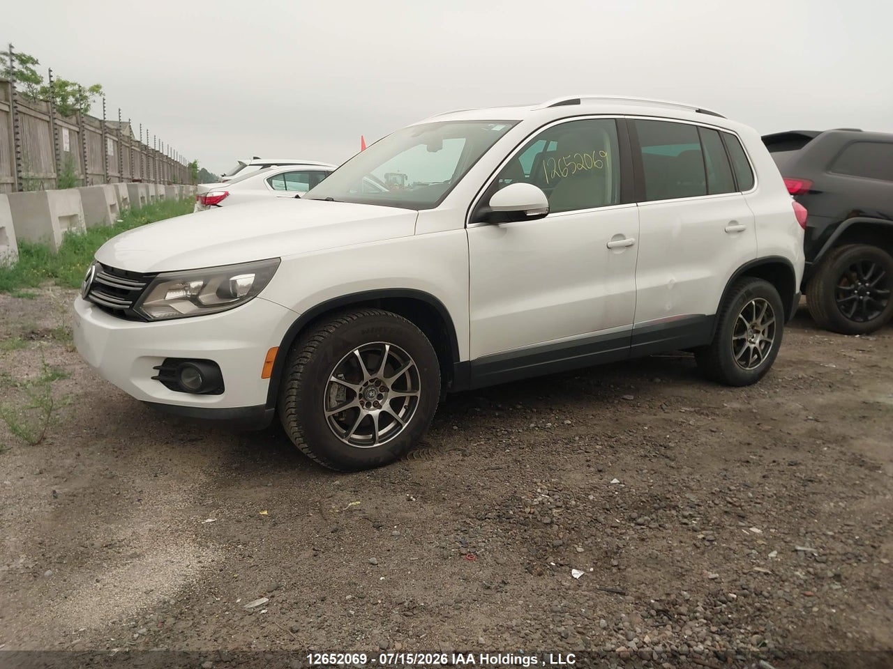 2016 VOLKSWAGEN TIGUAN COMFORT/HIGH/R-LINE/SP ED thumbnail 3