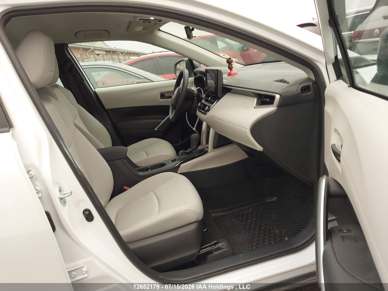 2024 TOYOTA COROLLA CROSS L thumbnail 6