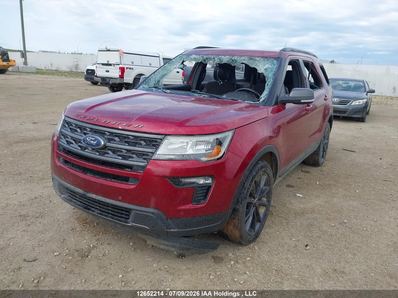 2019 FORD EXPLORER XLT thumbnail 3
