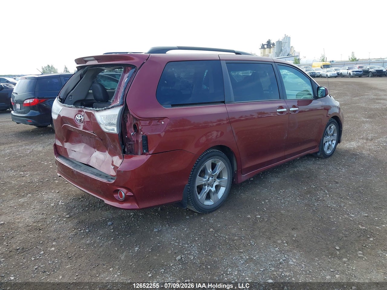 2013 TOYOTA SIENNA SE 8 PASSENGER thumbnail 5