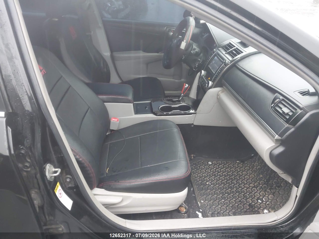 2014 TOYOTA CAMRY thumbnail 6