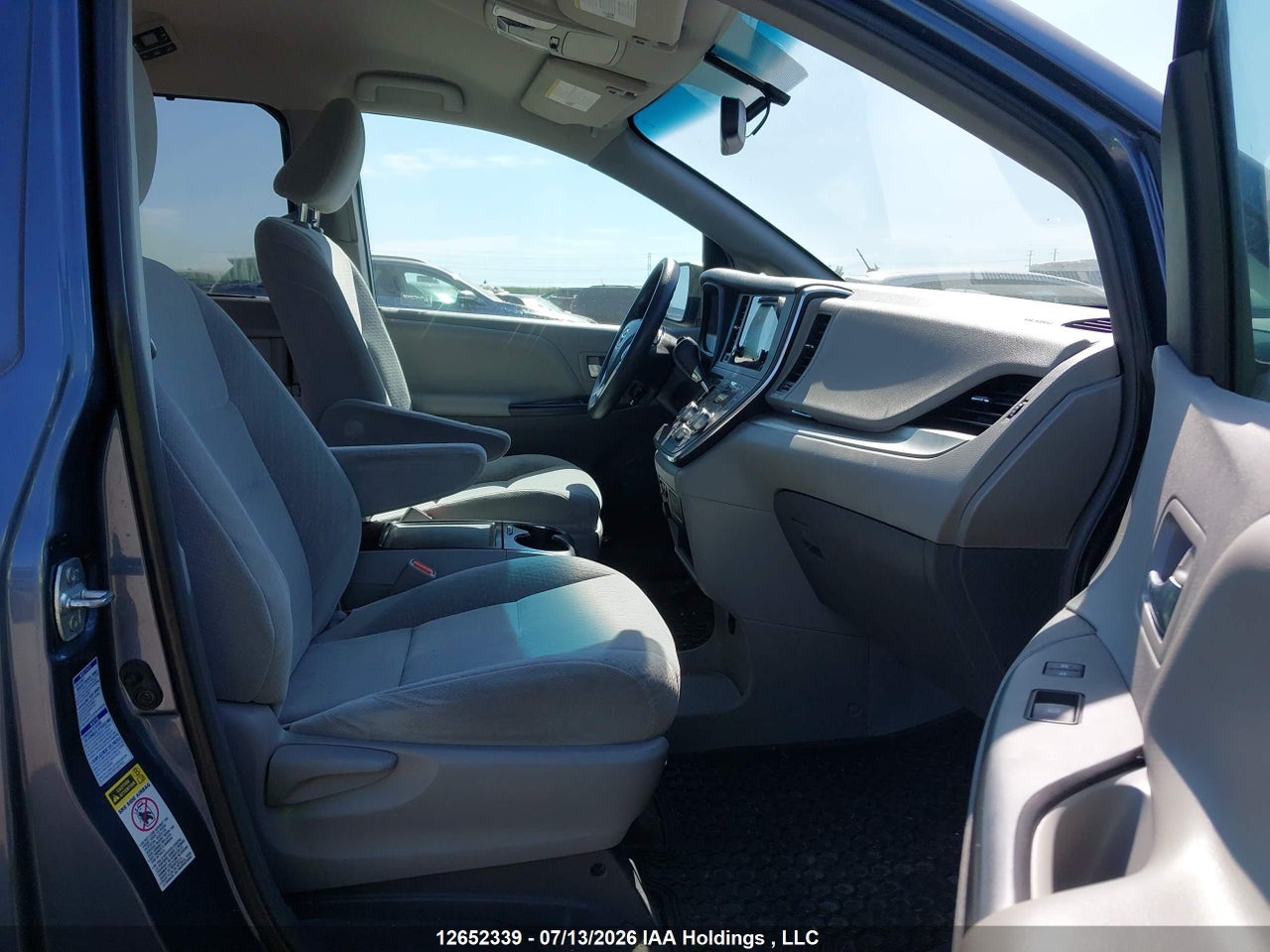 2015 TOYOTA SIENNA LE 7 PASSENGER thumbnail 6