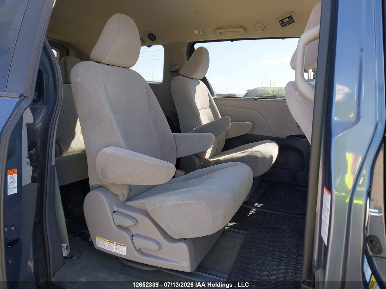 2015 TOYOTA SIENNA LE 7 PASSENGER thumbnail 9