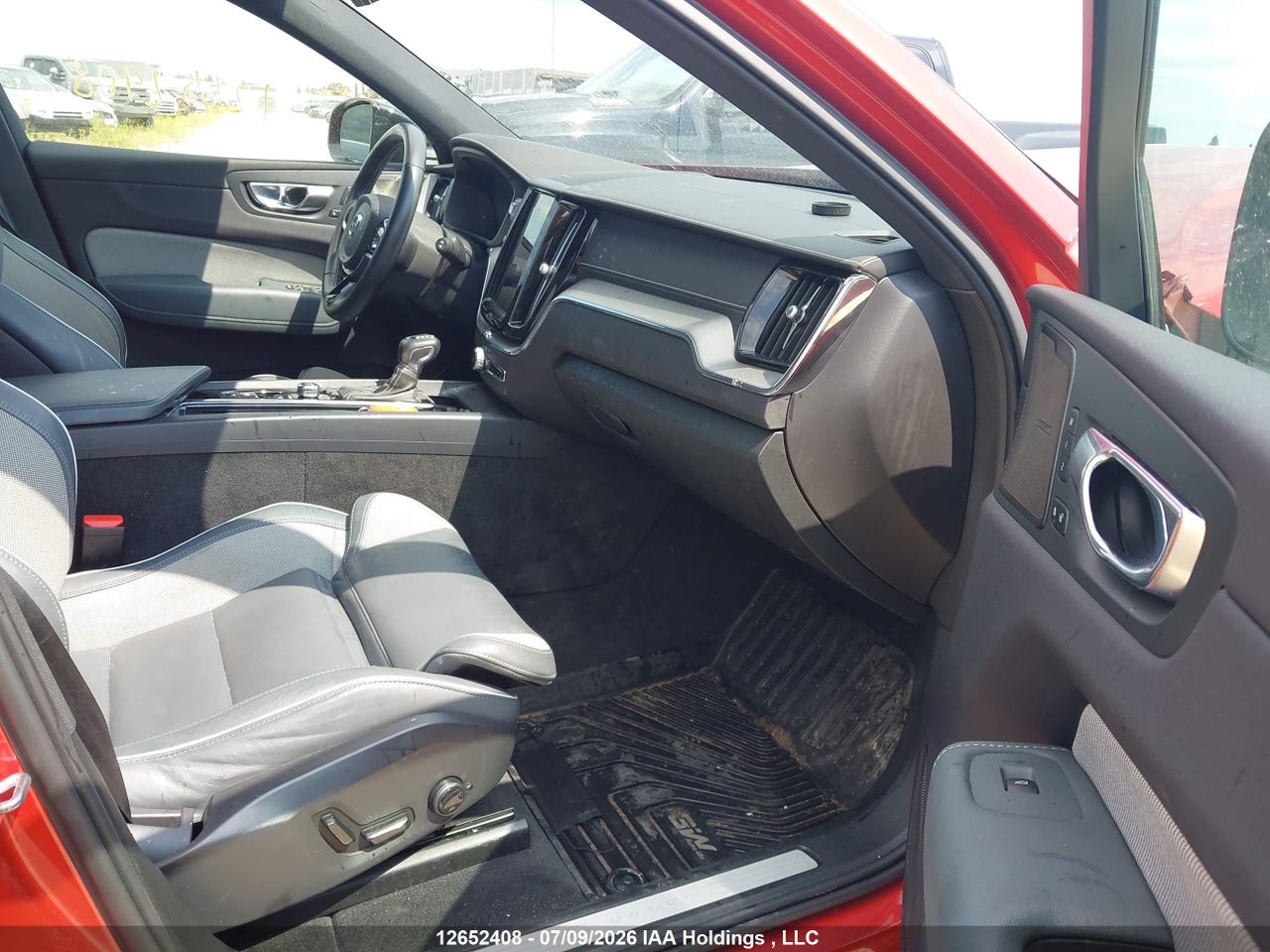 2021 VOLVO XC60 T6 R-DESIGN thumbnail 6