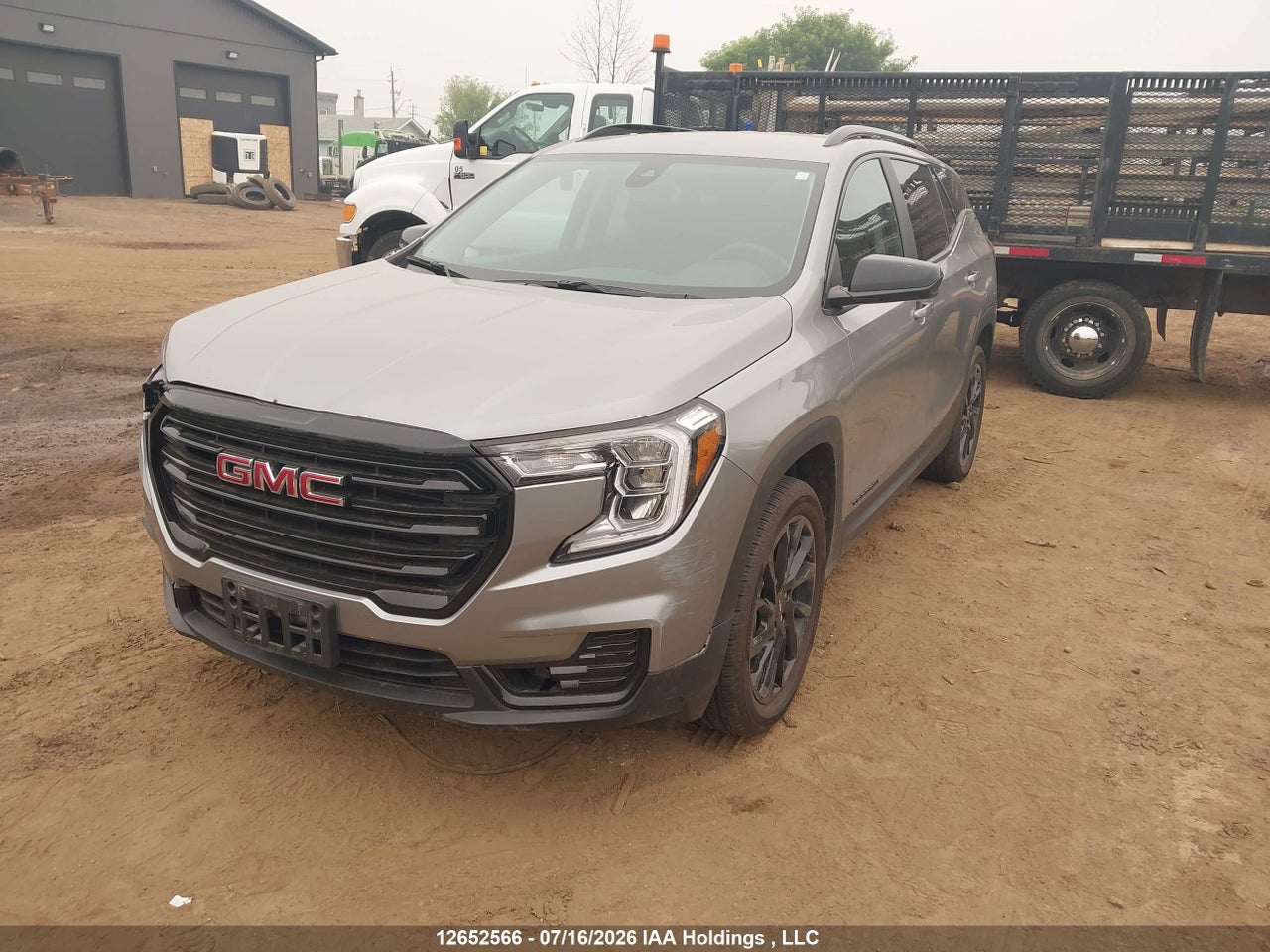 2024 GMC TERRAIN SLE thumbnail 3