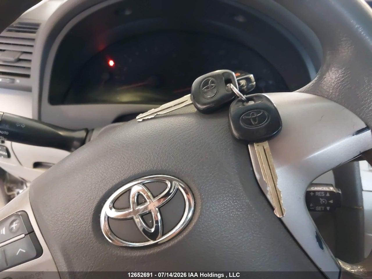 2010 TOYOTA CAMRY SE/LE/XLE thumbnail 12