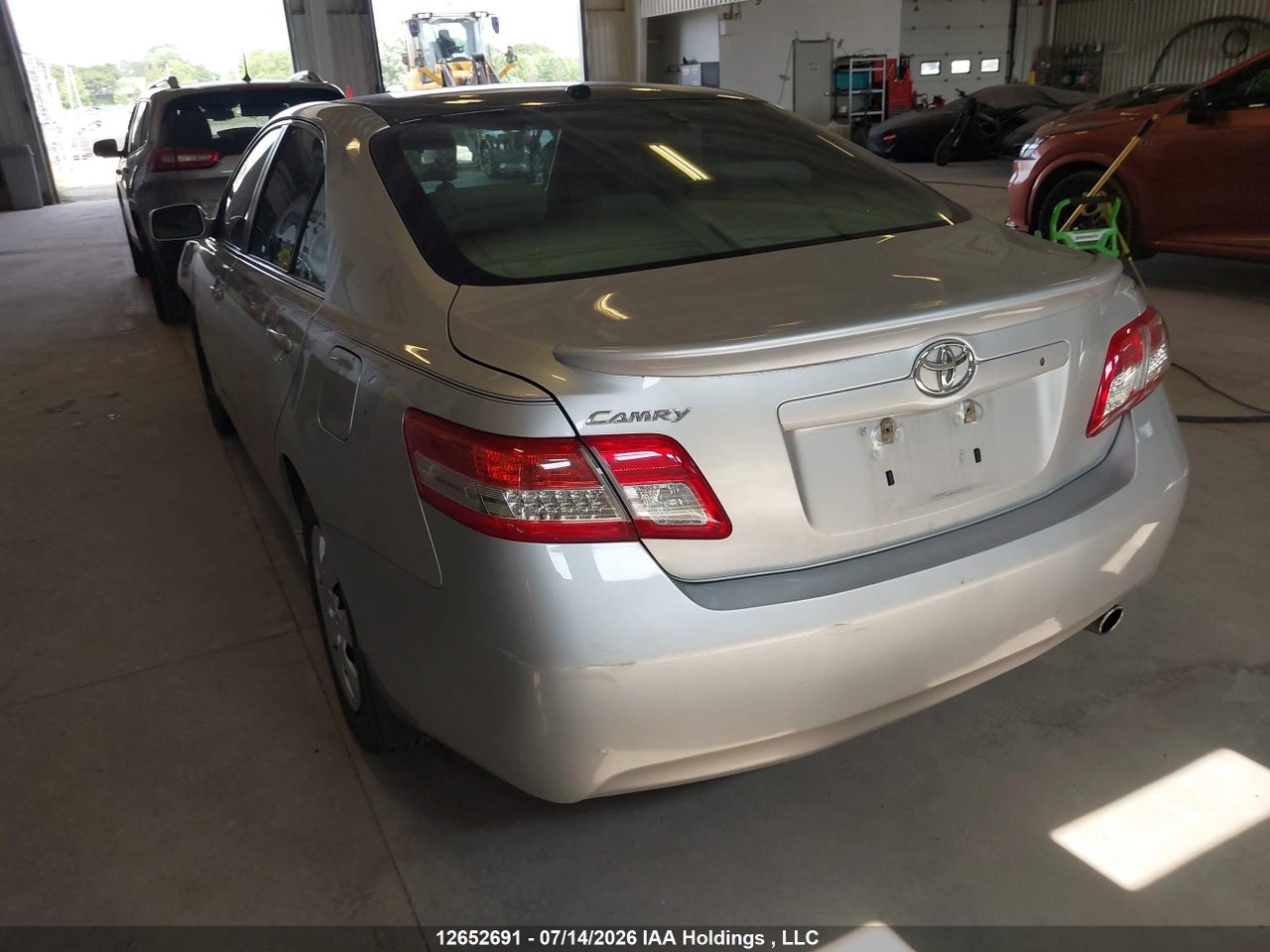 2010 TOYOTA CAMRY SE/LE/XLE thumbnail 4