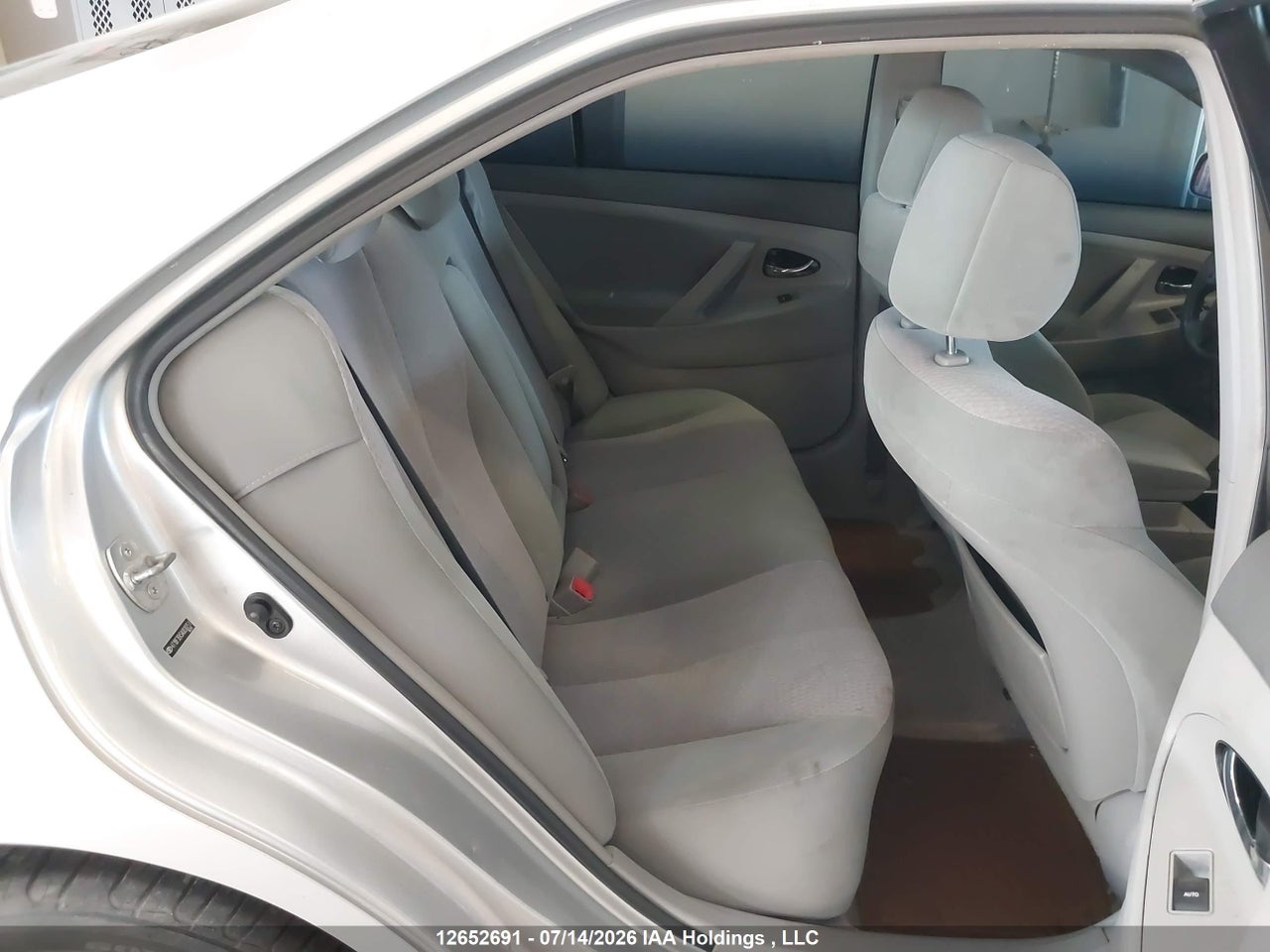 2010 TOYOTA CAMRY SE/LE/XLE thumbnail 9